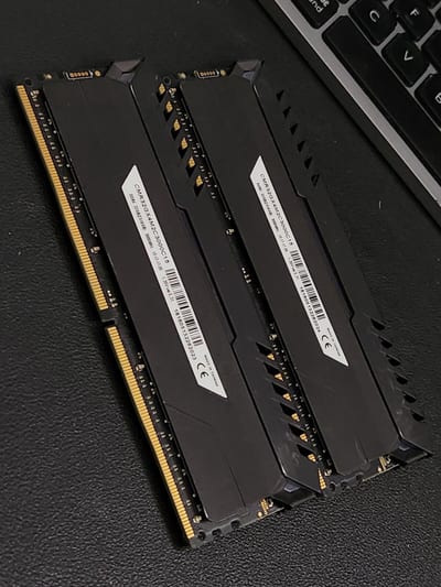 Corsair Vengeance LED 32GB (2x16GB) DDR4-2666 CL16